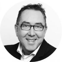 Dr. Dirk Minkner